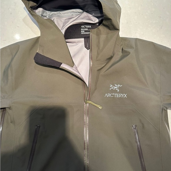Arc’teryx beta long jacket medium - Picture 5 of 6